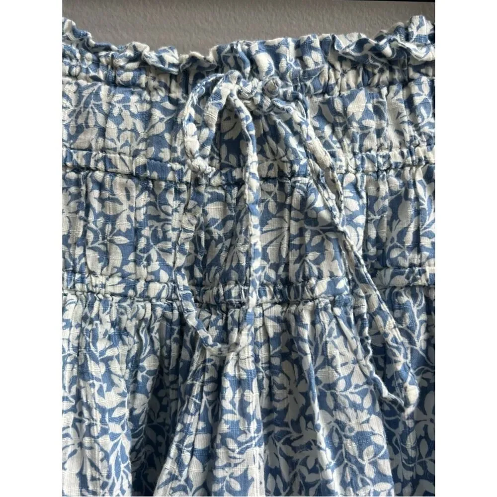 American Eagle Outfitters Blue and White Floral Tiered Skirt Size Small Smocked